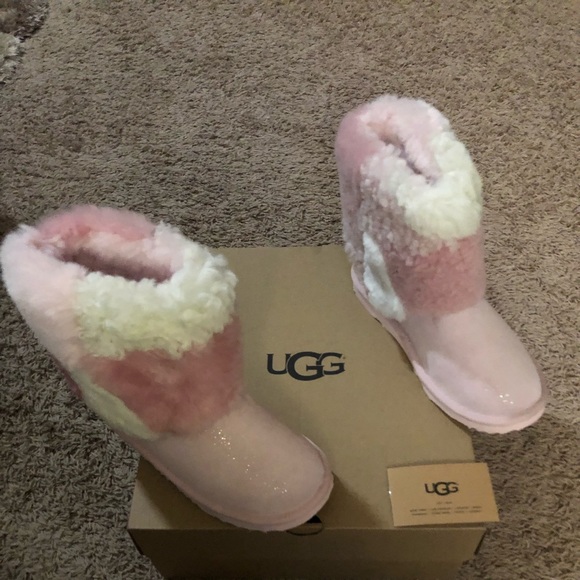 UGG KIDS classic short patchwork fluff boot - Picture 2 of 4